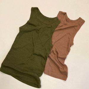 Set of 2 Ribbed Tank Tops